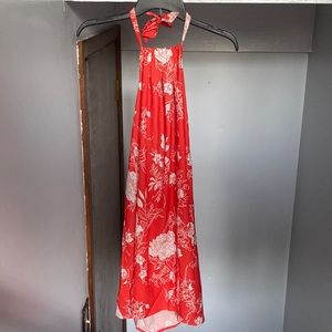 Red floral print halter dress w/ adjustable neck tie and Strechy backing
